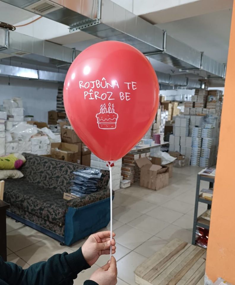 Balon Çubuklu 10 adet Kürtçe Doğum Günü Balonu (10 KÜRTÇE BALONLU)