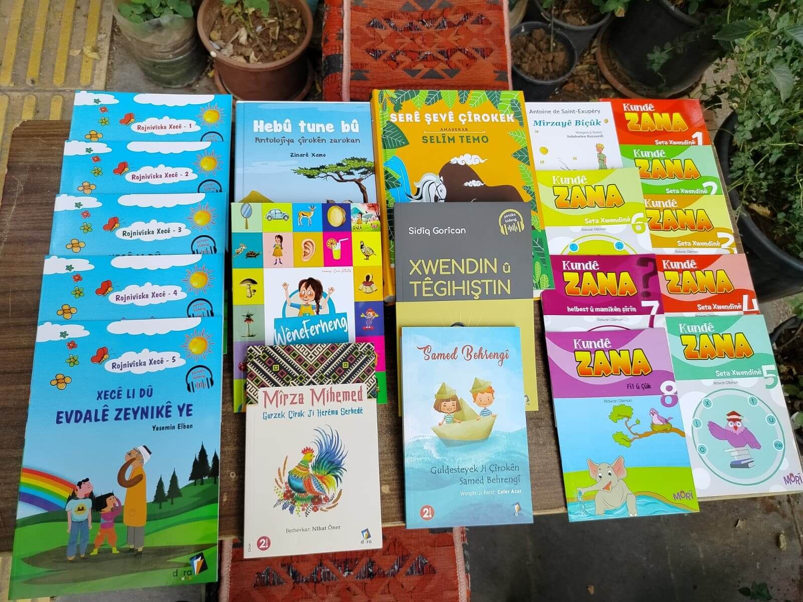 Pirtukakurdi Kürtçe Çocuk Eğitim Seti - Çocuklar İçin Kürtçe Hikaye Öğrenme Eğitim Seti