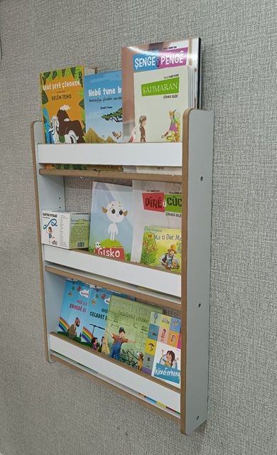 İsme Özel Kürtçe Çocuk Kitaplı Montessori Çocuk Bebek Odası Kitaplığı - 80*60 cm Beyaz Renk Kitaplık (KİTAPLI BÜYÜK SET)