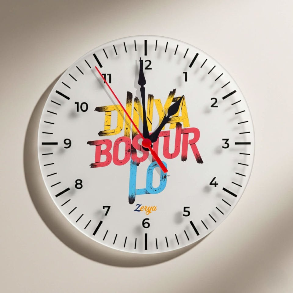 Dinya Boştur Lo Yazılı Duvar Saati